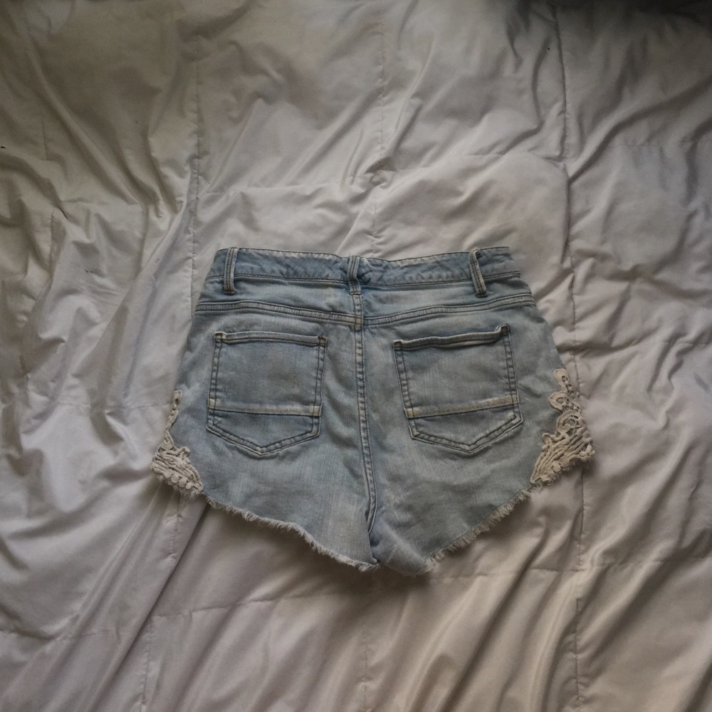 Shorts - Picture 2 of 3